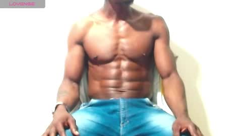 Snapshot of miltonn_jakee chatting on 03.12.25 Miltonn online show from 03.12.25
