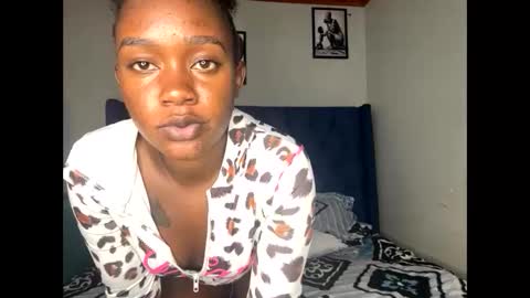 Snapshot of mimikampala chatting on 11.10.25 Mimi online show from 11.10.25