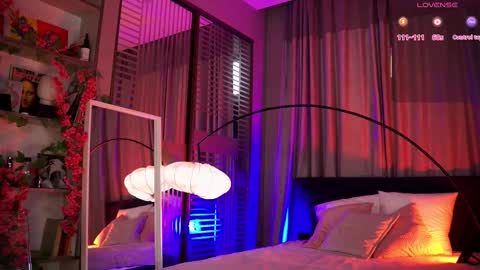 Snapshot of mind__game chatting on 10.11.25 Frances Next streams Thu Fri Sat 8am - 4pm GMT3 online show from 10.11.25