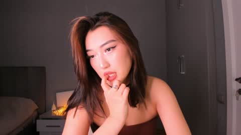 Snapshot of minnie_jin chatting on 02.05.25 minnie_jin online show from 02.05.25