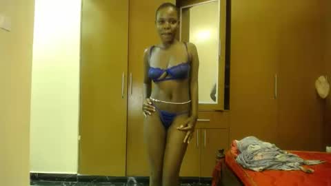 Snapshot of minnie_lila chatting on 09.28.25 Lila online show from 09.28.25