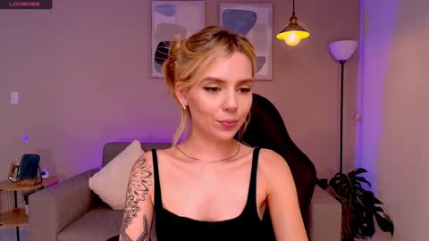 Snapshot of mirandashaw chatting on 01.13.25 Miranda Shaw online show from 01.13.25