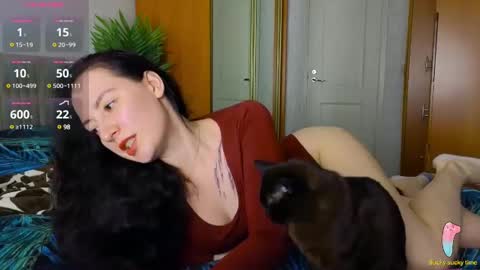 Laura online show from 12.19.24