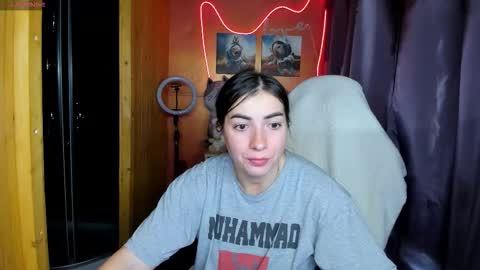 Snapshot of miss_tasy chatting on 09.22.25 Melanie January 15th is my birthday there will be an interesting show online show from 09.22.25