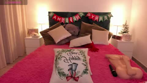 Snapshot of missangellina chatting on 12.19.24 Angelina online show from 12.19.24
