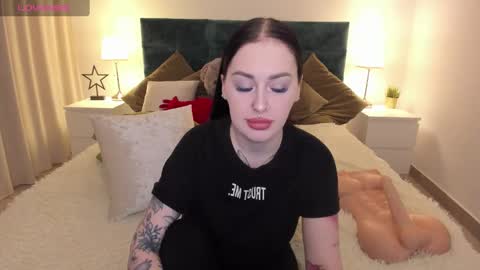 Snapshot of missangellina chatting on 01.16.25 Angelina online show from 01.16.25