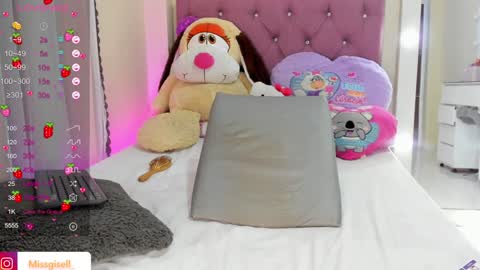 Snapshot of missgissel chatting on 01.28.25 Gisell Gigi online show from 01.28.25