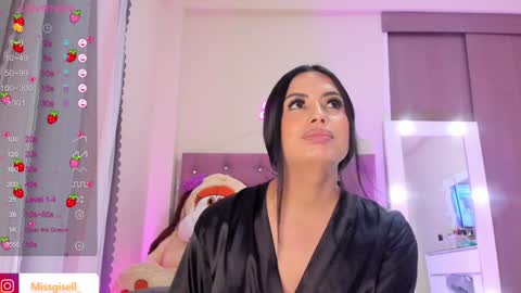 Snapshot of missgissel chatting on 02.04.25 Gisell Gigi online show from 02.04.25