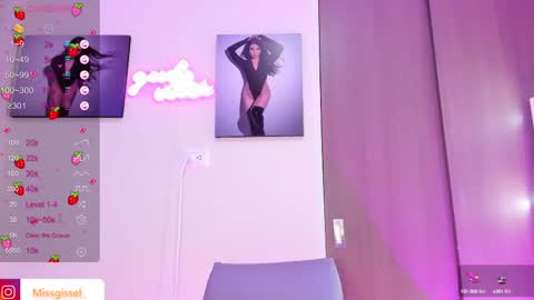 Snapshot of missgissel chatting on 03.08.25 Gisell Gigi online show from 03.08.25