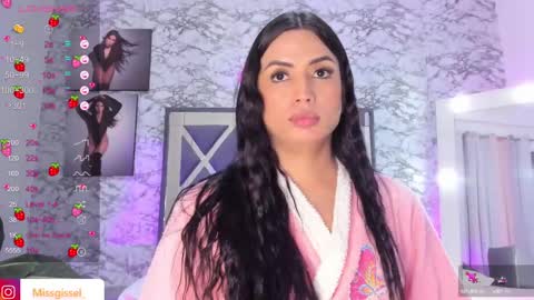 Snapshot of missgissel chatting on 03.10.25 Gisell Gigi online show from 03.10.25