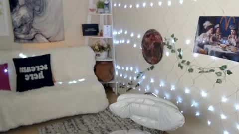 Snapshot of missmelons_ chatting on 01.10.25 Li  online show from 01.10.25