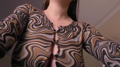 Snapshot of missmelons_ chatting on 10.25.25 Li  online show from 10.25.25