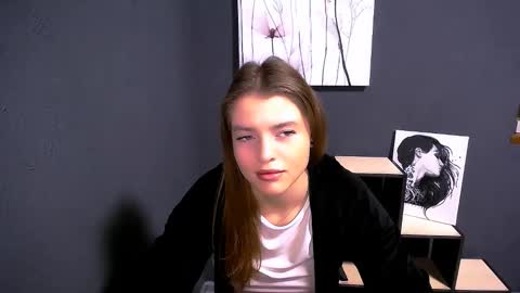 Snapshot of missoliviaa_ chatting on 11.08.25 Olivia online show from 11.08.25