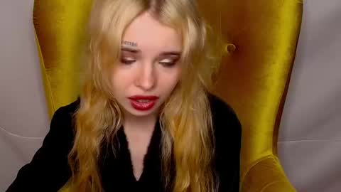 Misss Lola Angel online show from 10.21.25