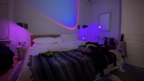 Snapshot of mistermikey24 chatting on 01.08.25 Mikey Jerkoff online show from 01.08.25