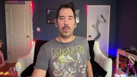 Snapshot of mistermikey24 chatting on 10.19.25 Mikey Jerkoff online show from 10.19.25