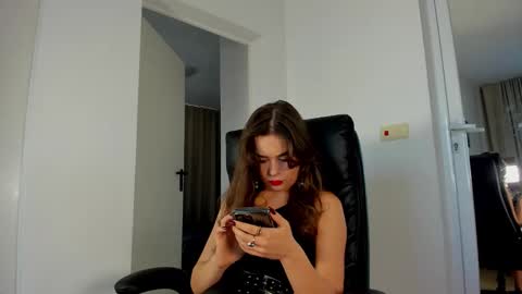 Snapshot of mistress_milana_ chatting on 10.10.25 mistress_milana_ online show from 10.10.25