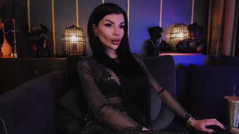 Snapshot of mistresselenia chatting on 03.11.25 Elenia online show from 03.11.25