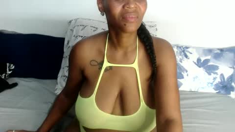 Snapshot of mistressshirleyx chatting on 01.22.25 mistressshirleyx online show from 01.22.25