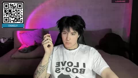 Snapshot of miya_meow_miku chatting on 10.03.25 MeowMiku online show from 10.03.25