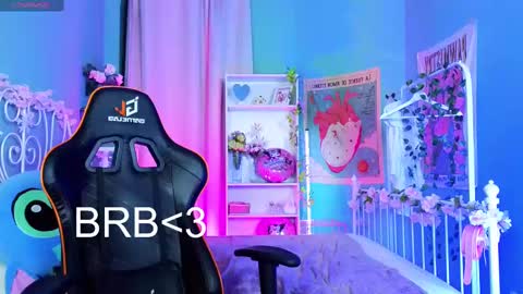 Snapshot of mizukinoyoru chatting on 02.26.25 Mizuki online show from 02.26.25