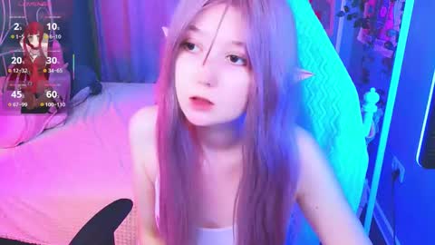 Snapshot of mizukinoyoru chatting on 09.30.25 Mizuki online show from 09.30.25