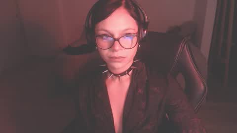 Snapshot of modjo_ chatting on 12.15.24 Modjo online show from 12.15.24