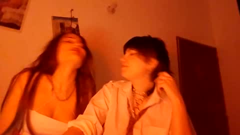 Snapshot of molly_popp chatting on 12.22.24 Molly Pop online show from 12.22.24