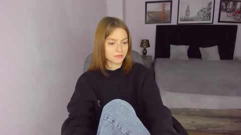 Snapshot of mollydangerous chatting on 12.09.24 Taisha online show from 12.09.24