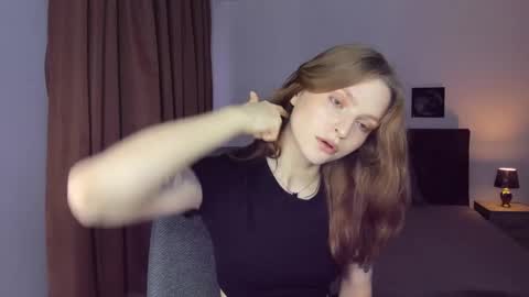 Snapshot of mollydangerous chatting on 12.14.24 Taisha online show from 12.14.24