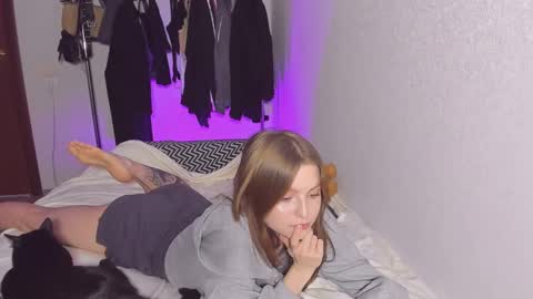 Snapshot of mollydangerous chatting on 02.18.25 Taisha online show from 02.18.25