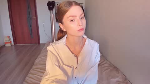 Snapshot of mollydangerous chatting on 03.06.25 Taisha online show from 03.06.25