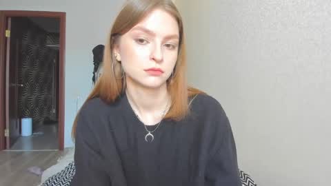 Snapshot of mollydangerous chatting on 03.08.25 Taisha online show from 03.08.25