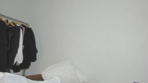 Snapshot of mollydangerous chatting on 03.11.25 Taisha online show from 03.11.25