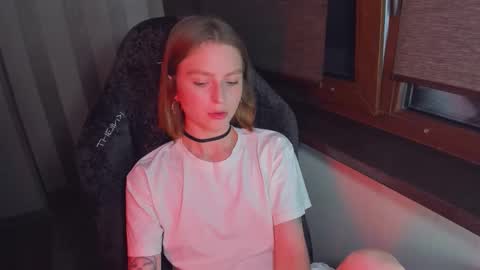 Snapshot of mollydangerous chatting on 09.21.25 Taisha online show from 09.21.25