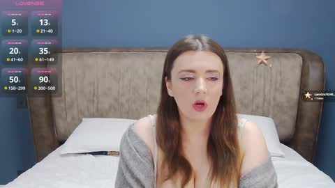 Molly online show from 12.08.24