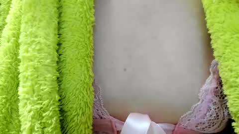 Snapshot of mollystory chatting on 02.09.25 AngelMomm online show from 02.09.25