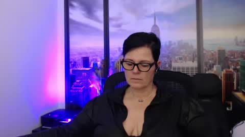 Snapshot of mollysun chatting on 12.14.24 MollySun Nina Randmann online show from 12.14.24