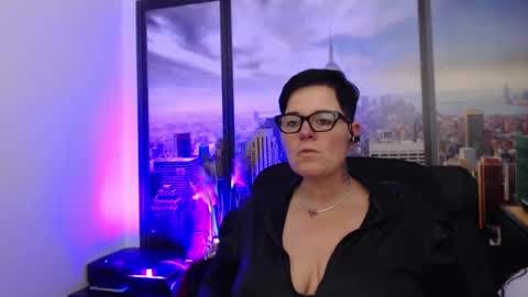 Snapshot of mollysun chatting on 12.21.24 MollySun Nina Randmann online show from 12.21.24