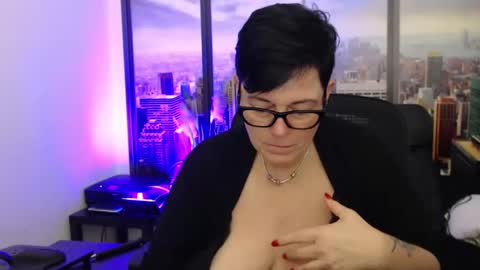 Snapshot of mollysun chatting on 01.05.25 MollySun Nina Randmann online show from 01.05.25