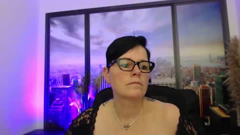 Snapshot of mollysun chatting on 01.16.25 MollySun Nina Randmann online show from 01.16.25