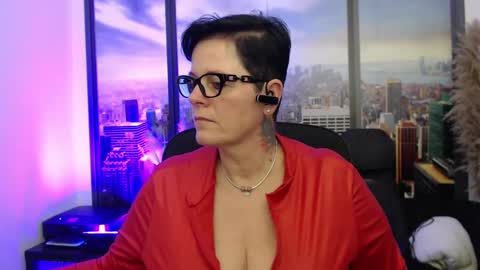 Snapshot of mollysun chatting on 02.25.25 MollySun Nina Randmann online show from 02.25.25