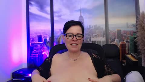 Snapshot of mollysun chatting on 03.09.25 MollySun Nina Randmann online show from 03.09.25