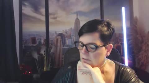 Snapshot of mollysun chatting on 09.11.25 MollySun Nina Randmann online show from 09.11.25