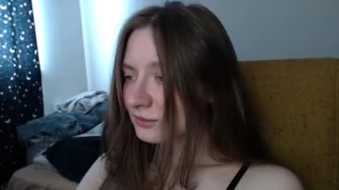 Snapshot of mollytucker chatting on 03.02.25 mollytucker online show from 03.02.25