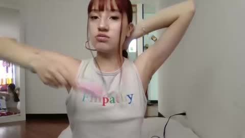 Snapshot of mollywalter chatting on 10.10.25 mollywalter online show from 10.10.25