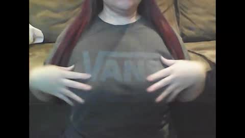 Snapshot of mommies_mooseknuckle chatting on 11.10.25 mommies_mooseknuckle online show from 11.10.25