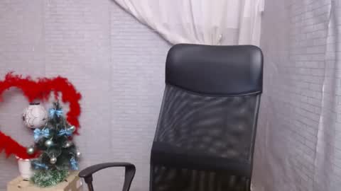 Snapshot of monakali chatting on 01.04.25 monakali online show from 01.04.25
