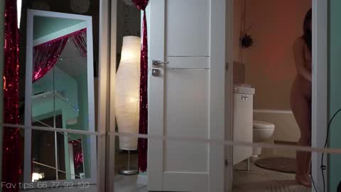 Snapshot of moni_carroll chatting on 02.27.25 Monia Help me get 20000 subscribers online show from 02.27.25