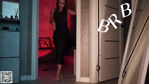 Snapshot of moni_carroll chatting on 10.04.25 Monia Help me get 20000 subscribers online show from 10.04.25